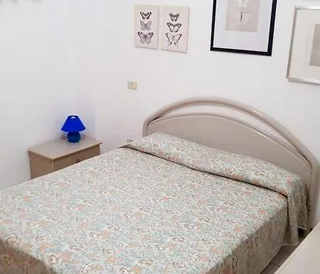 S197 Bilocale Con Portico A 100mt Dalla Piazza Apartament